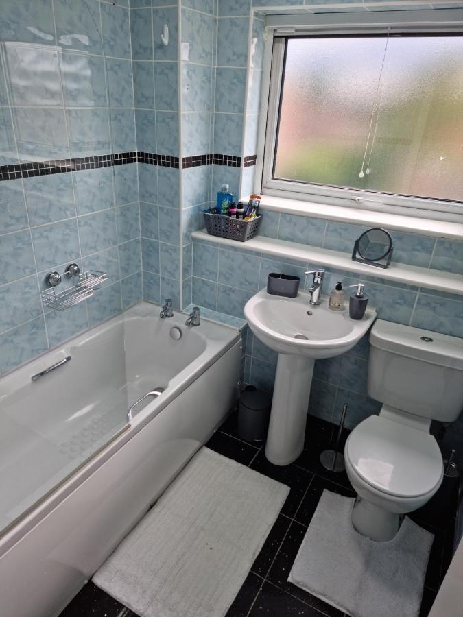 Lovely 2 Bedroom Serviced Apartment With Parking Mansfield Exterior photo