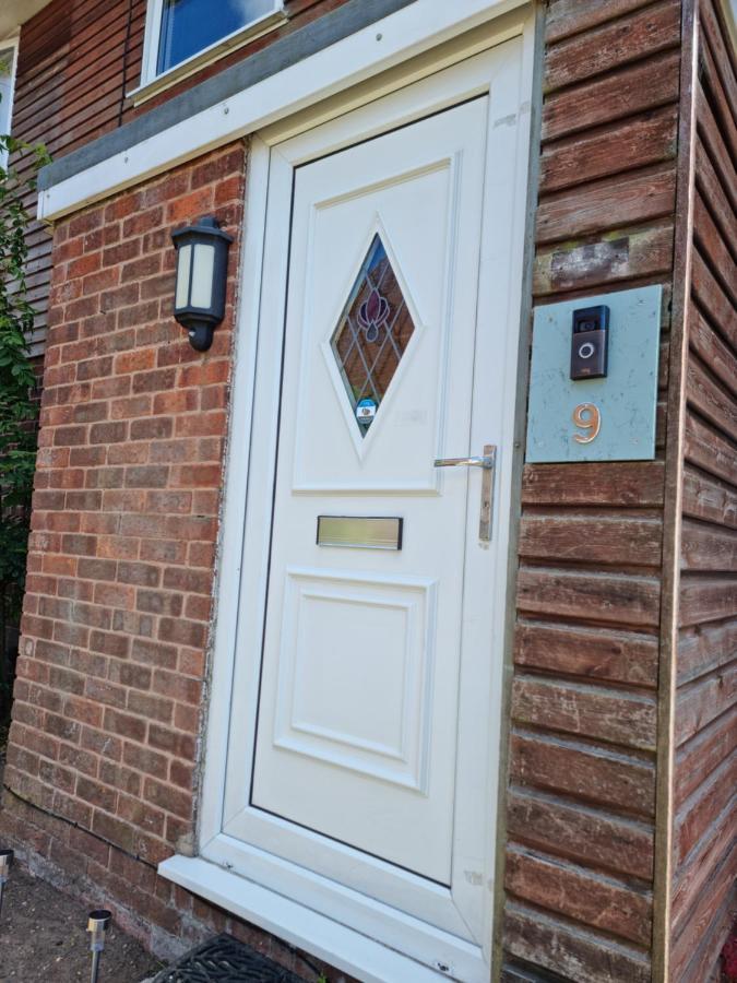 Lovely 2 Bedroom Serviced Apartment With Parking Mansfield Exterior photo